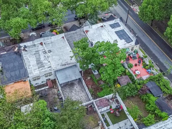 455 East 40th Street image 22 of 24