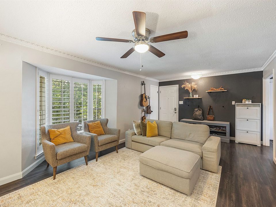 1st image of 6007 Sandhurst Ln #D