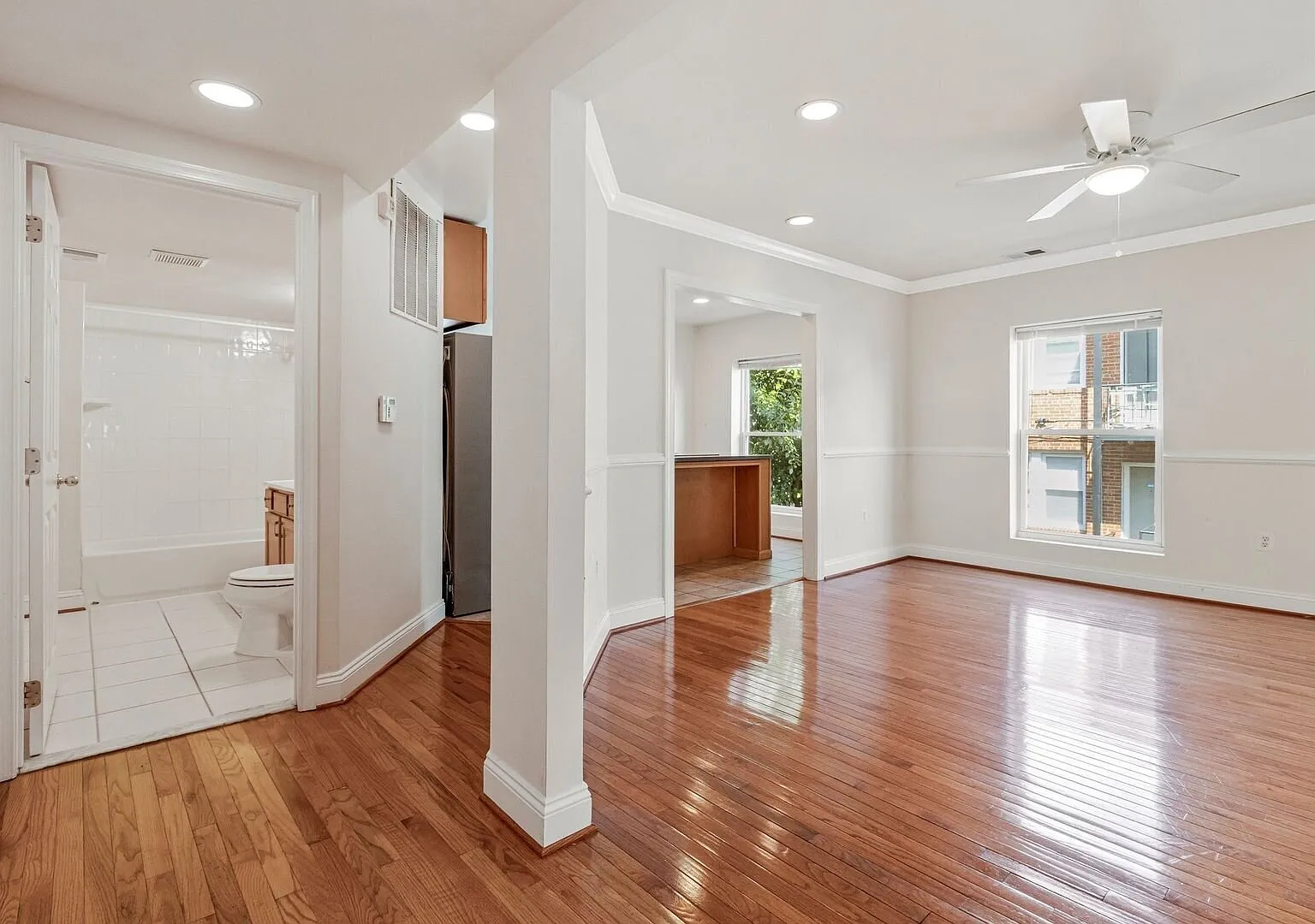 Spacious 2BR Park View Home with 2.5 Baths & Modern Amenities — Photo 4