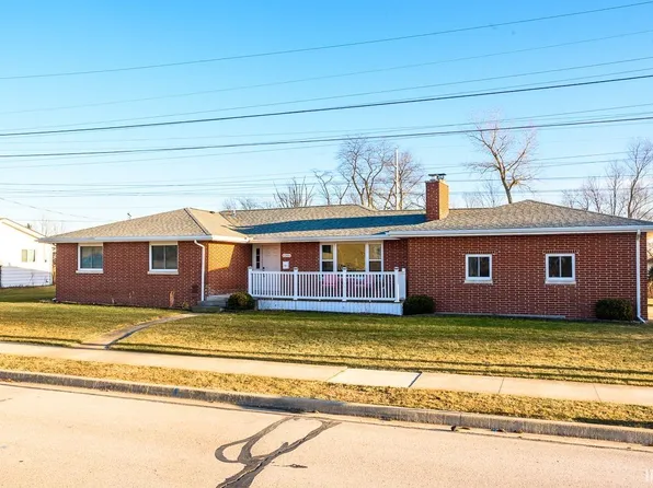 1205 Highland Dr, Auburn, IN 46706