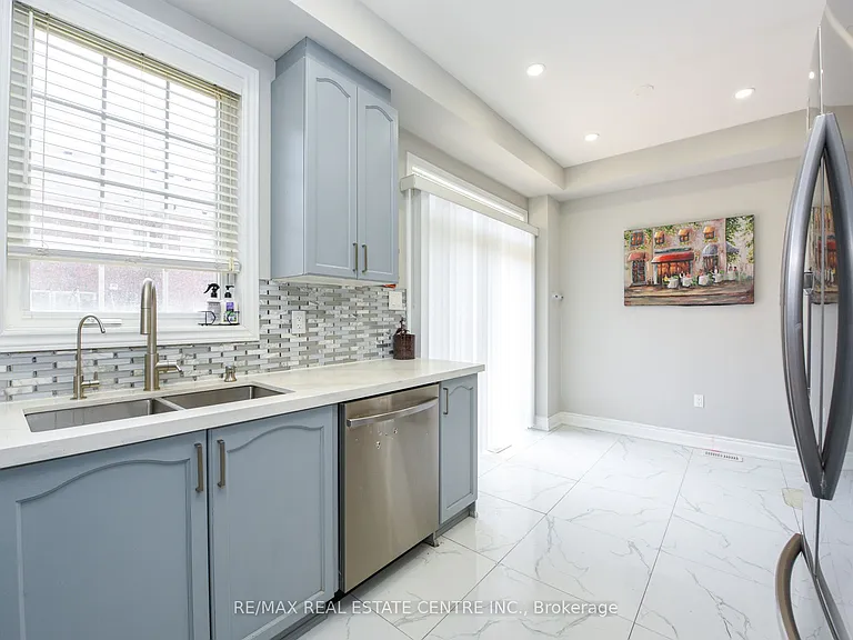 682 Megson Ter — Photo 14