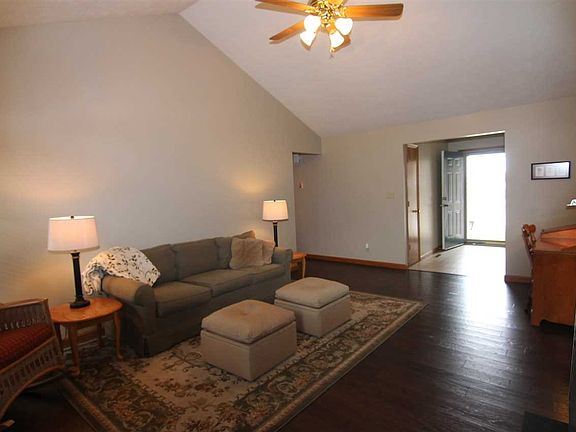 3rd image of 3009 Cascade Dr