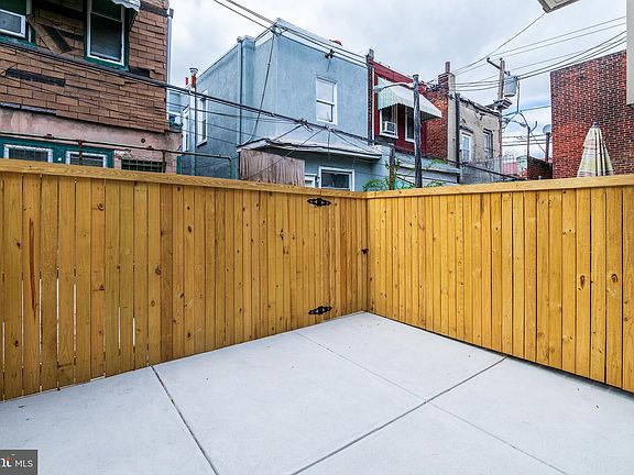 4th image of 2006 S Beechwood St Unit 1
