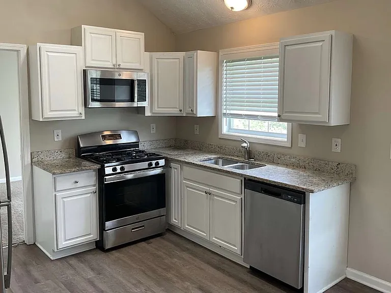 7753 Providence Point Way — Photo 8