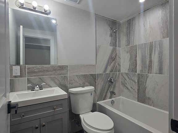 3rd image of 286 William St #1