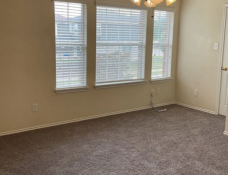 4302 Cessnock Dr — Photo 15