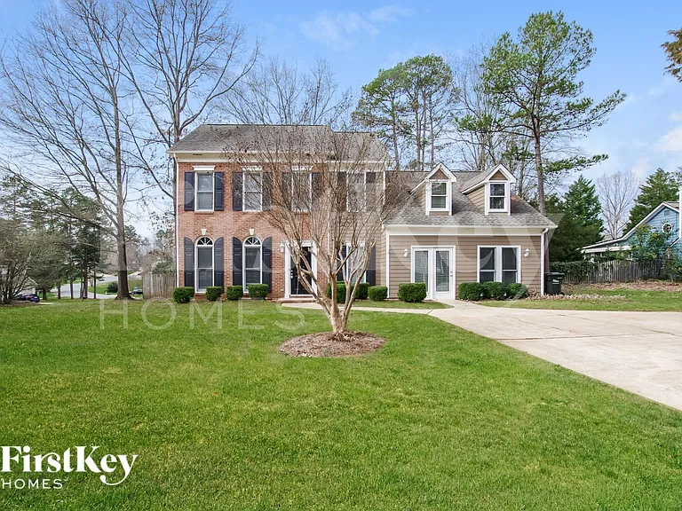 2601 Kirkholm Dr — Photo 1
