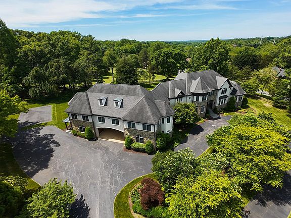 3rd image of 12615 Circle Dr