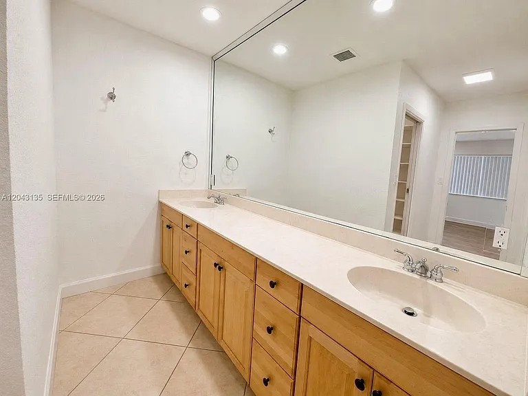 2271 SW 30th Ter — Photo 18