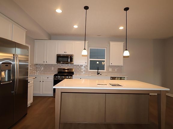 3rd image of 7806 Collins Dr