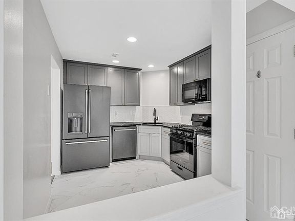 3rd image of 45 Harbor Bay Cir #380