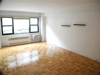 Rented by R New York