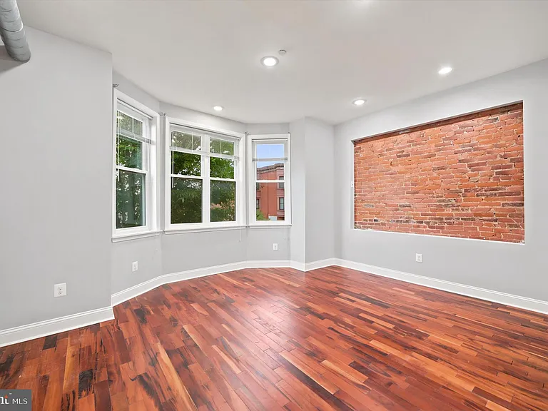 3220 W Diamond St #2 — Photo 3