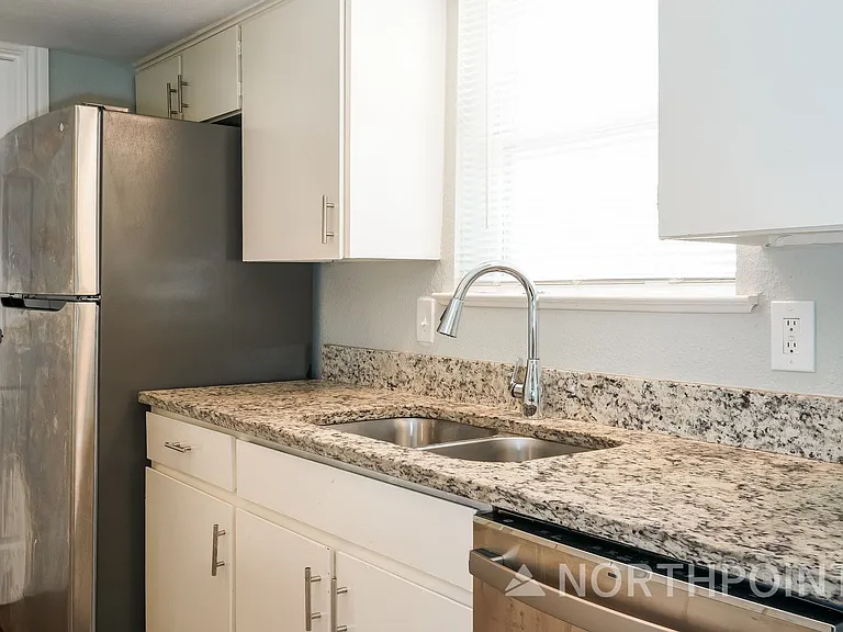 3426 Hacienda Dr — Photo 6