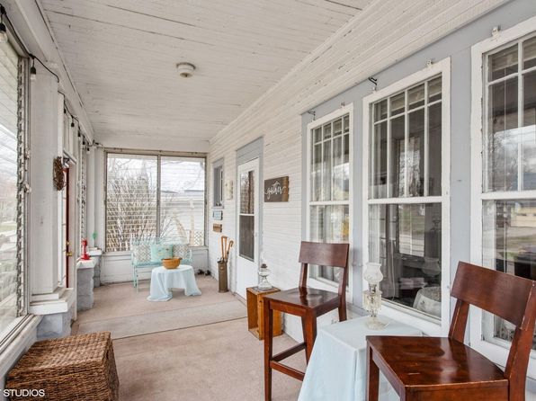 255 Plum St, Valparaiso, IN 46383