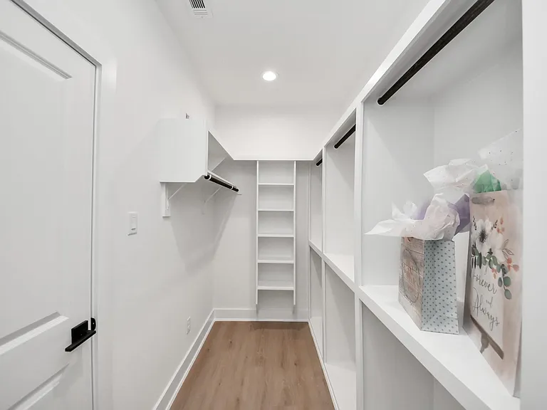 860 Rachel St #D — Photo 35