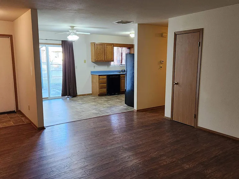 530 N Orchard Ave — Photo 4