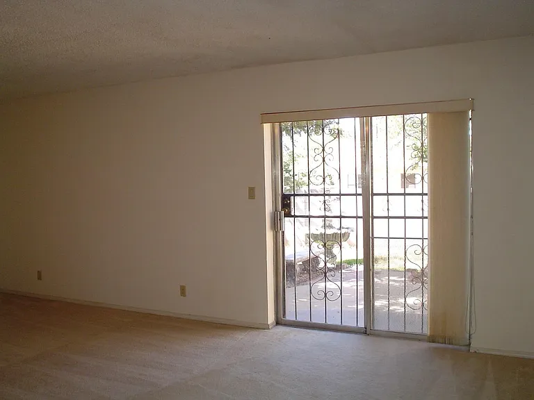 7204 Avenida La Costa NE — Photo 7