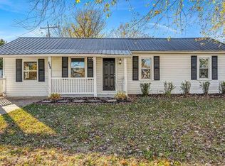 281 Chestnut St, Hawk Point, MO 63349
