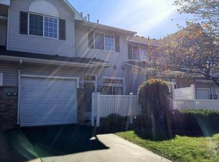 8545 Cortland Rd, Eden Prairie, MN 55344