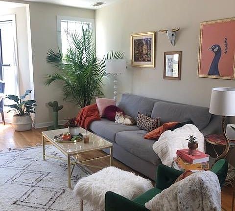 2nd image of 3178 N Broadway St #201