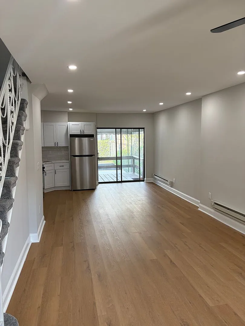 Beautiful Newly renovated 3 bedroom home now available for rent in Wynnefield — Photo 4
