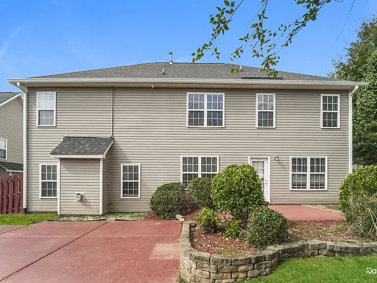 140 Dunnell Rd — Photo 15