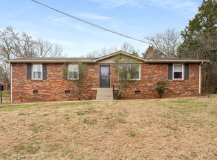 123 N Valley Rd, Hendersonville, TN 37075