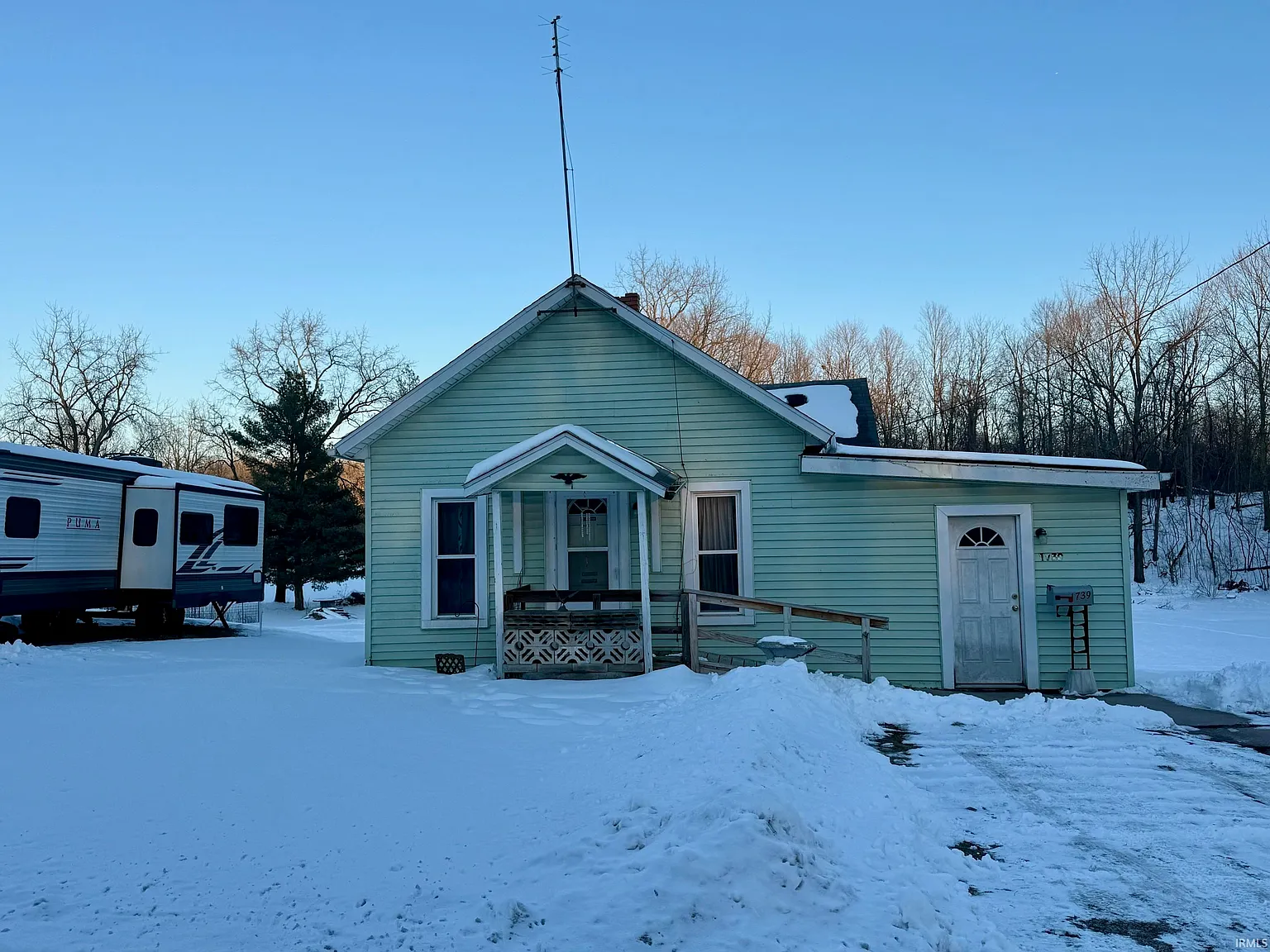 1739 Stults Rd photo 1