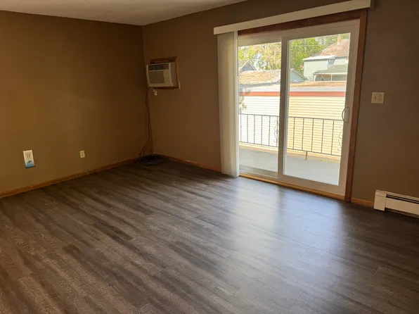 220 6th Ave NW APT 208, Valley City, ND 58072