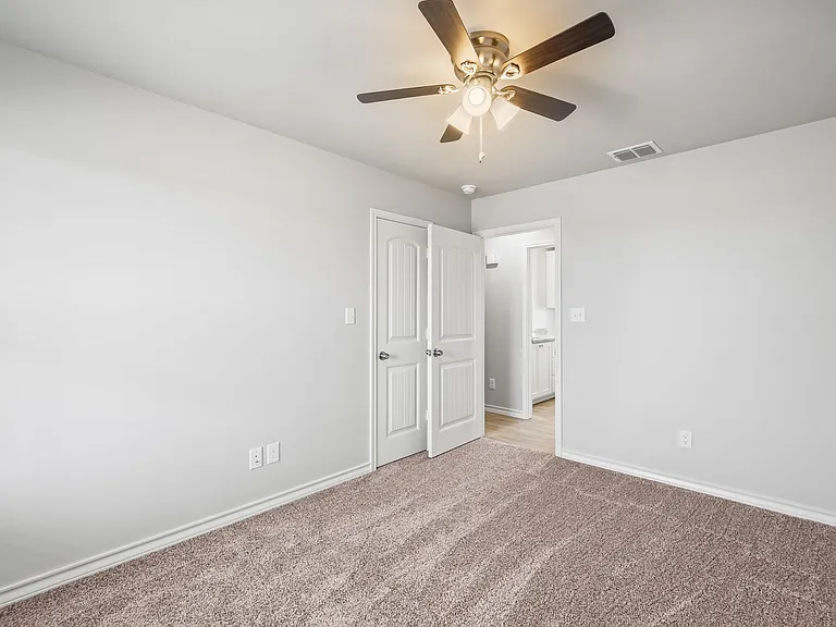 8907 N County Road 3200 — Photo 21