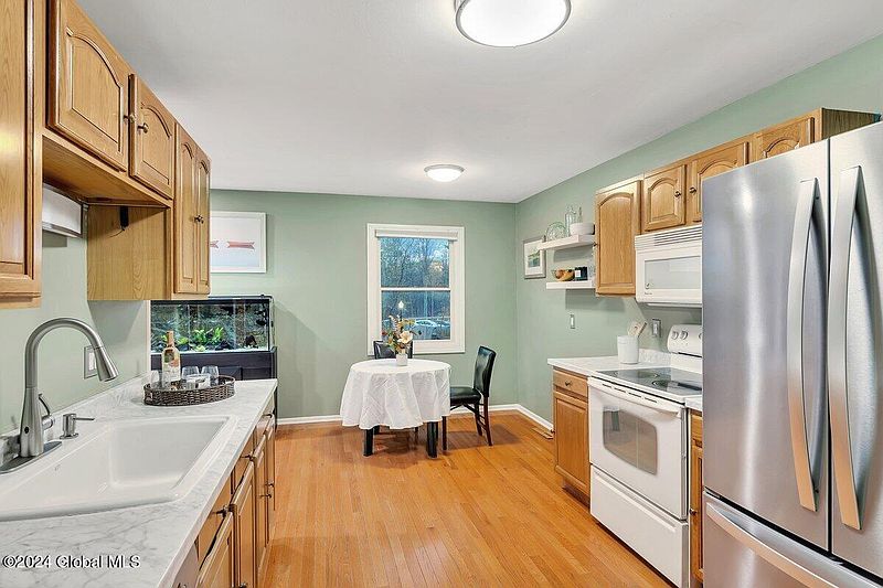 4th image of 109 Tallow Wood Drive