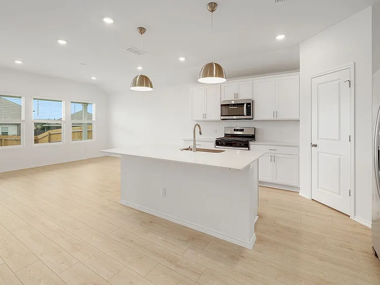 358 San Juan Trl — Photo 3