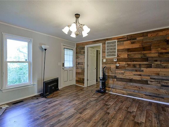 2nd image of 407 S Clarke Ave