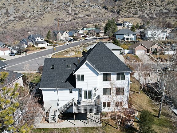 4th image of 1083 N 700th St E