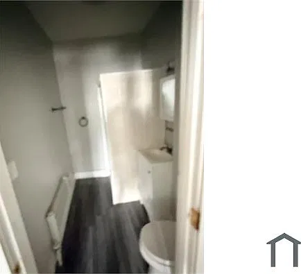 3 bed, $2,400 — Photo 3