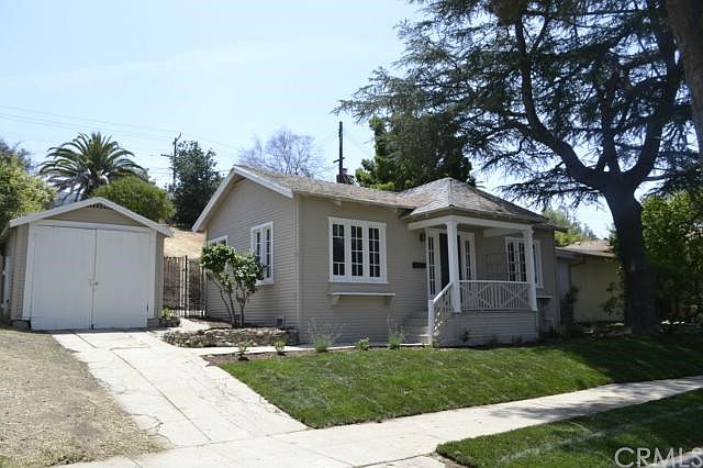 1st image of 520 W Ellis Ave