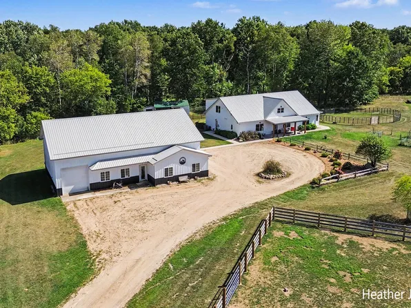 8872 E Spencer Rd, Crystal, MI 48818