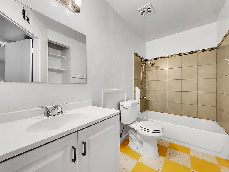 2905 E Monroe St #2 — Photo 16