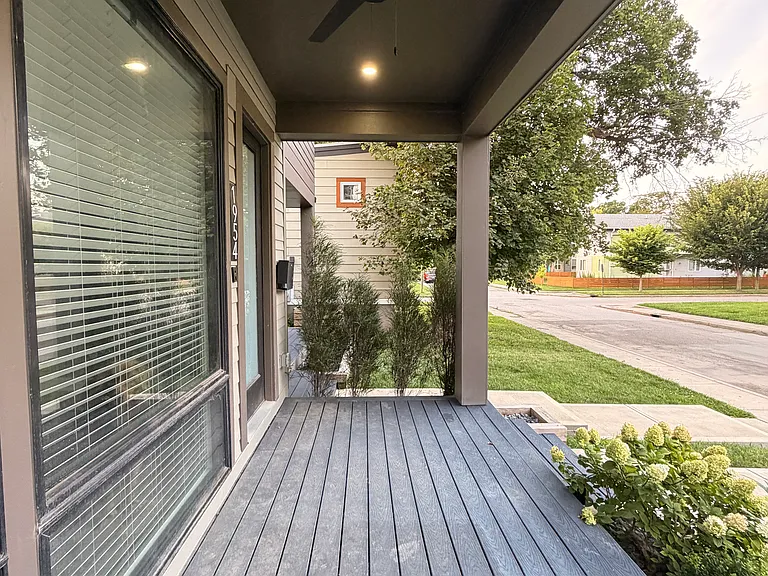 1954 Bellefontaine St — Photo 34