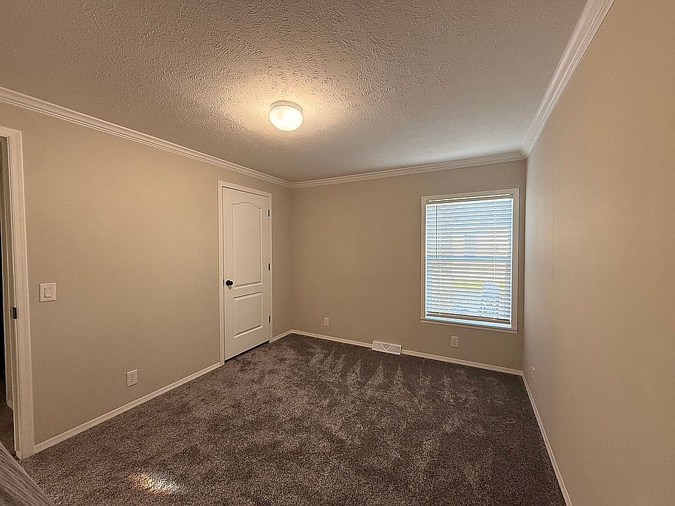 184 Riviera Dr, photo 24