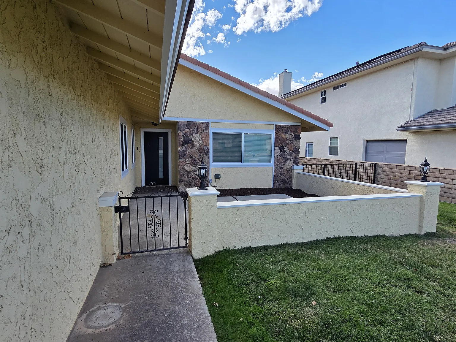 Golf Course Dr, Victorville — Photo 4