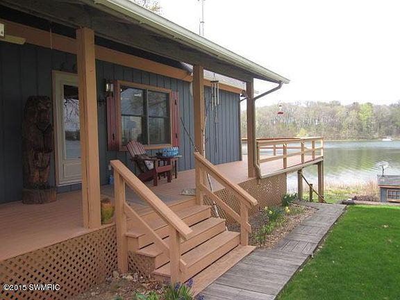 3rd image of 23692 Lake Dr