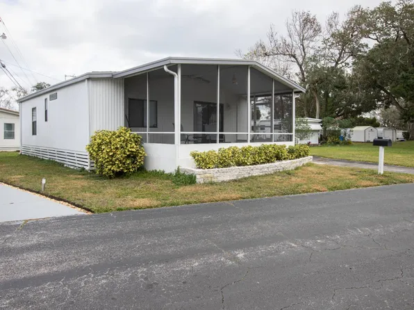 896 W Colonial Cir, Daytona Beach, FL 32117