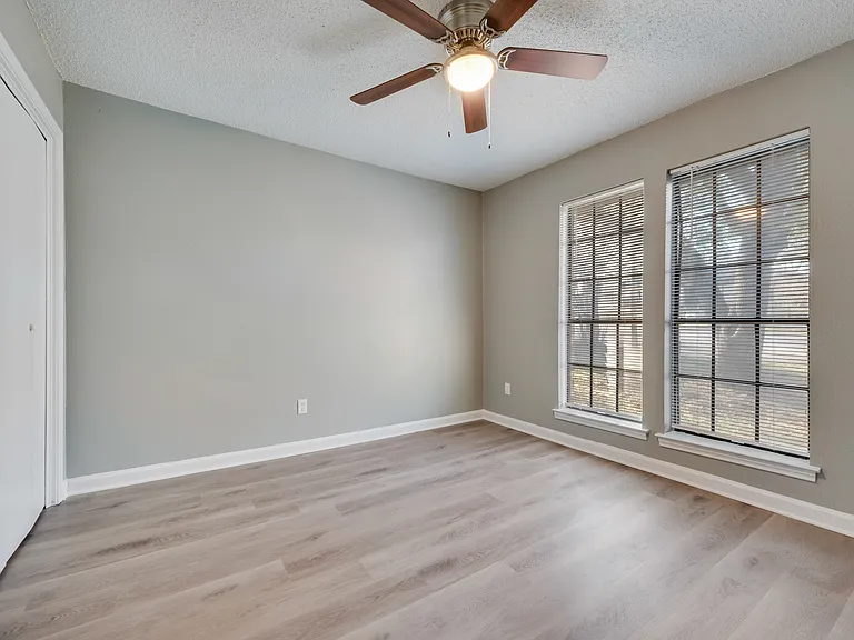 104 Redhaw Ct — Photo 9