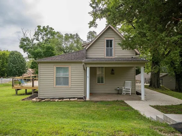420 Elmore St, Lecompton, KS 66050
