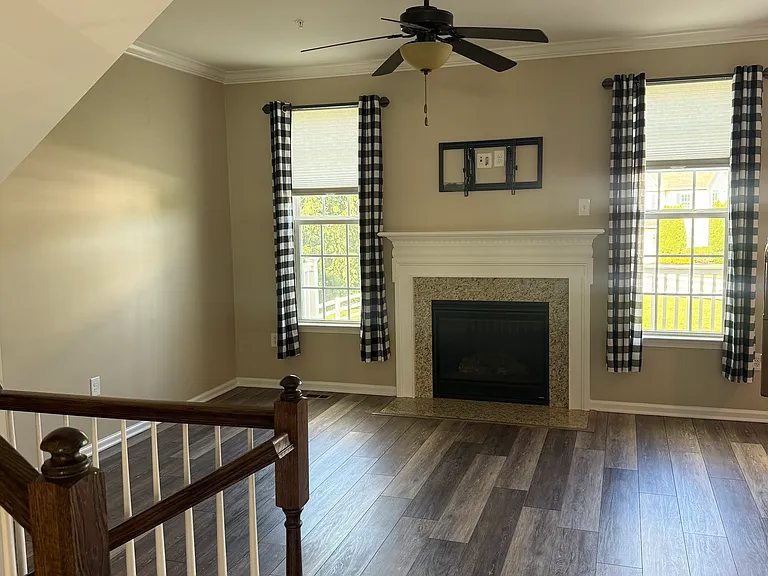 3535 Neville Way — Photo 6