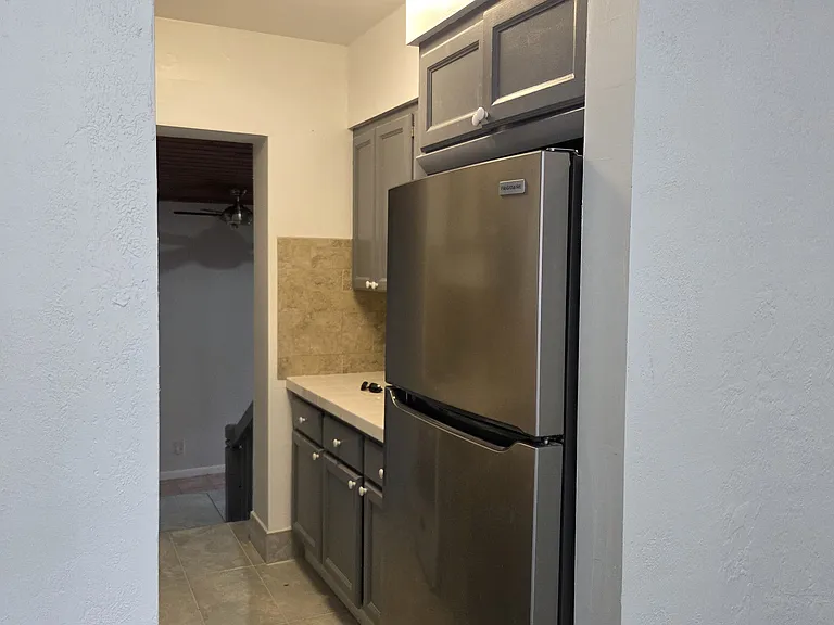 311 SW 12th Ct — Photo 7