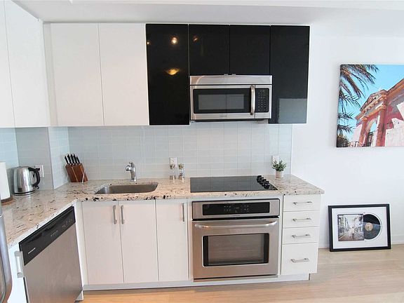 4th image of 98 Lillian St #1518