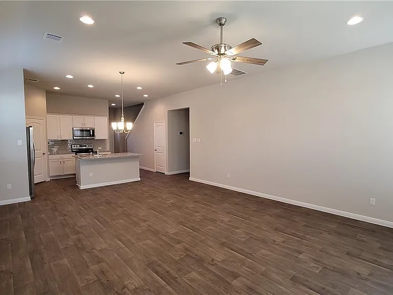 6406 Kildare Dr — Photo 8